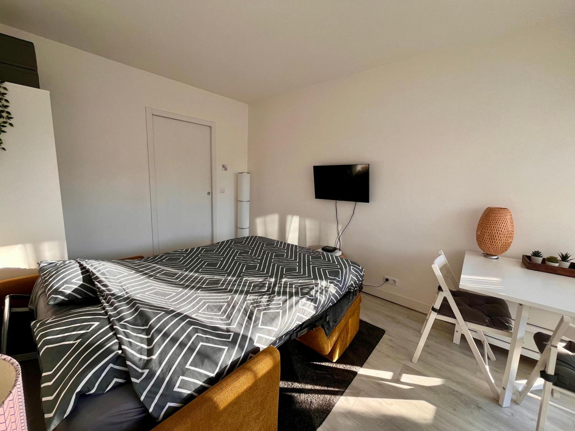 Hanahome 2 Adultes Parking Prive Business & Tourisme Ле-Шене Экстерьер фото